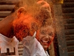 Kolkata soaks into Holi celebrations amid fears of coronavirus