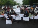 NEET examines block traffic near JDU office in protest of fraudism in Patna