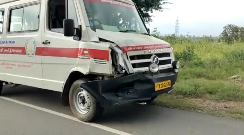 Ambulance carrying Coonoor chopper crash victim's remains meets with minor accident in Tamil Nadu