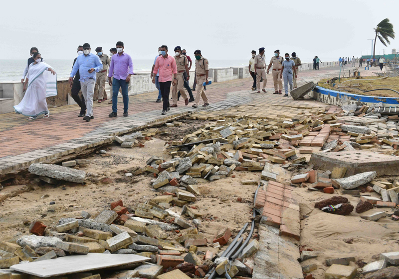 Bengal CM Mamata Banerjee visits cyclone affected Digha