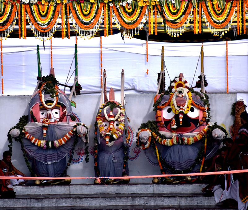 Royal bathing ceremony held atPuri's Sri Jagannath Temple amid tight security, Covid protocol