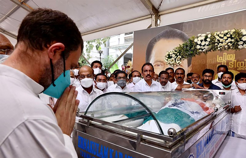 Rahul Gandhi pays tribute to late party leader PT Thomas