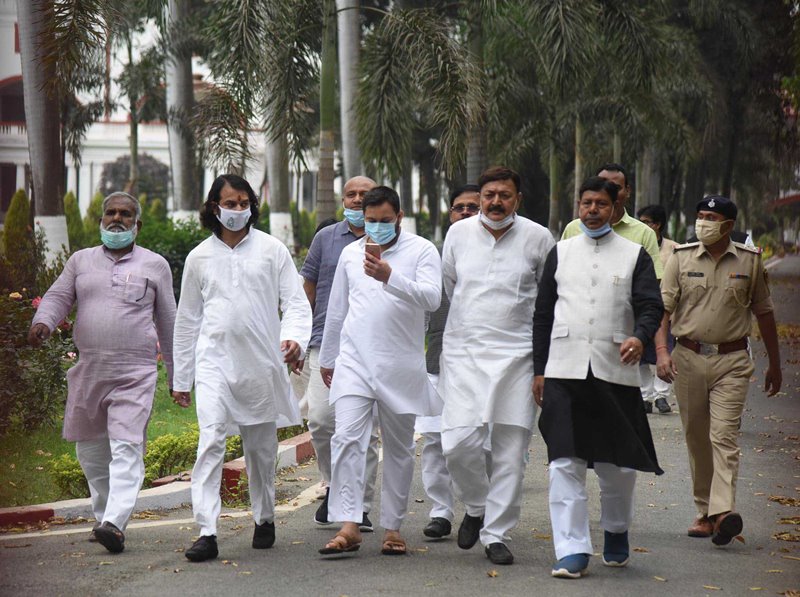 Bihar opposition leaders meet Governor