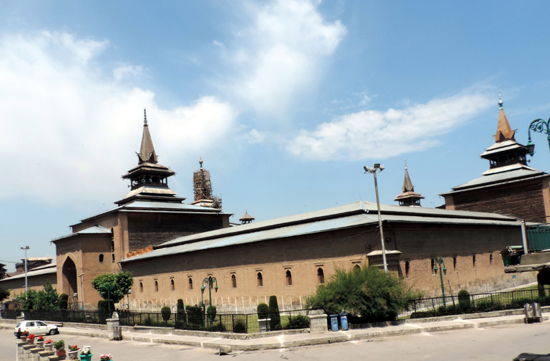 Jammu and Kashmir: A deserted view of historic Jamia masjid