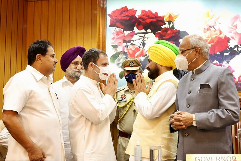 Congress Dalit leader Charanjit Singh Channi takes oath as Punjab CM