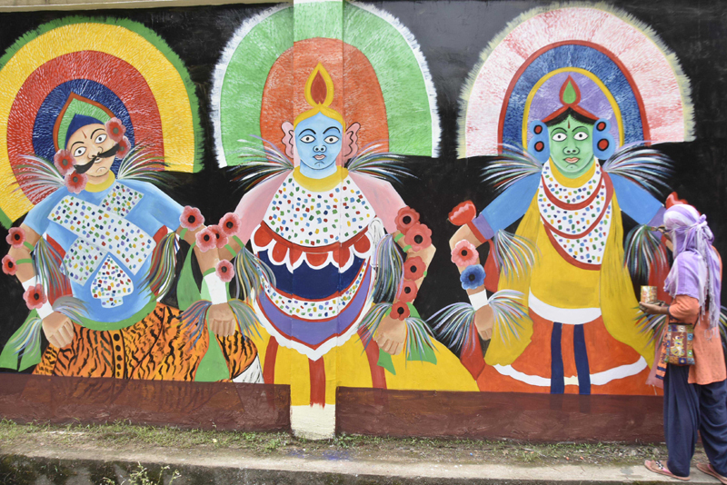 Graffiti on tribal culture in Bihar