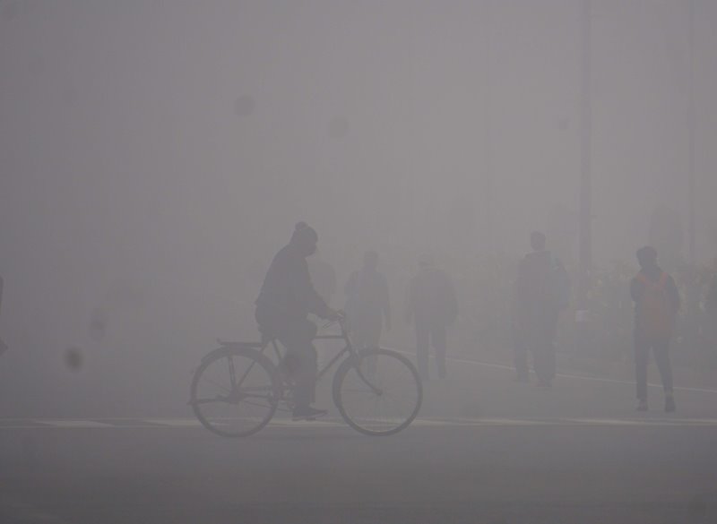 Dense fog in Delhi