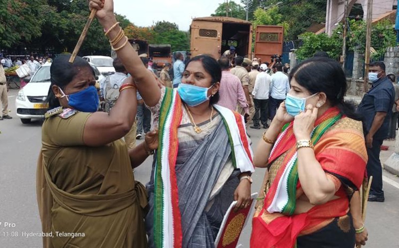 Congress protests against Pegasus in Hyderabad