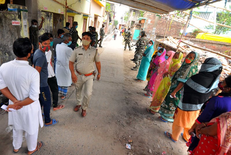 Voters wait in queue to cast vote in Bengal's North 24 Parganas