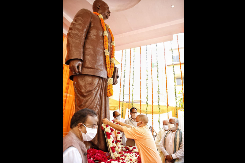 Yogi Adityanath offer tributes to Shyama Prasad Mukherjee on his death anniversary