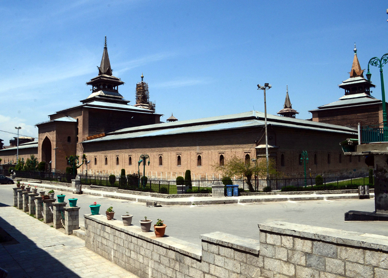 Jama Masjid in Srinagar remains deserted