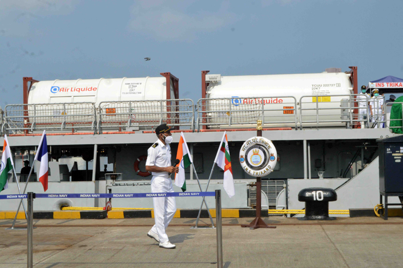 Oxygen tanks reach Mumbai