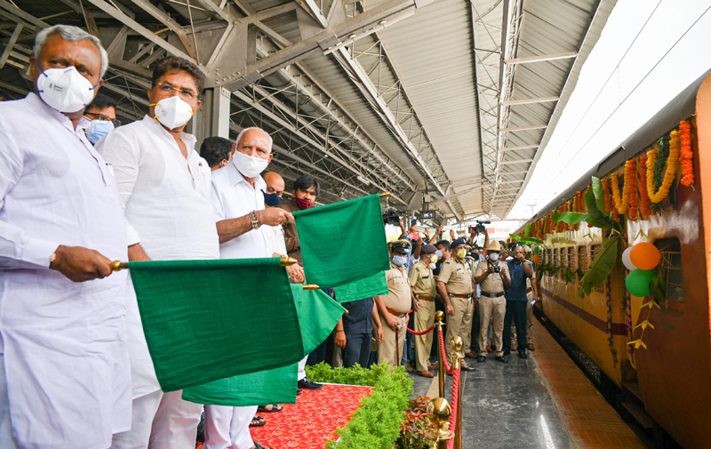 B S Yediyurappa flags off Kisan Rail from Chintamani to Delhi