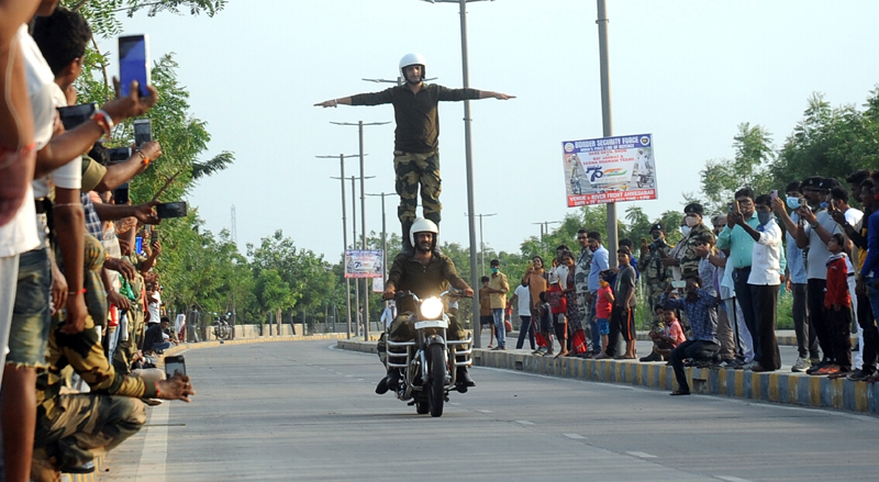 BSF personnel rehearse motor stunts