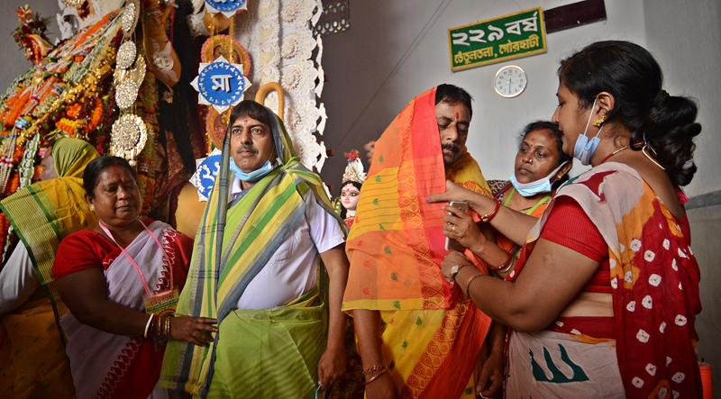 Where men cross-dress to welcome goddess Jagadhatri in West Bengal