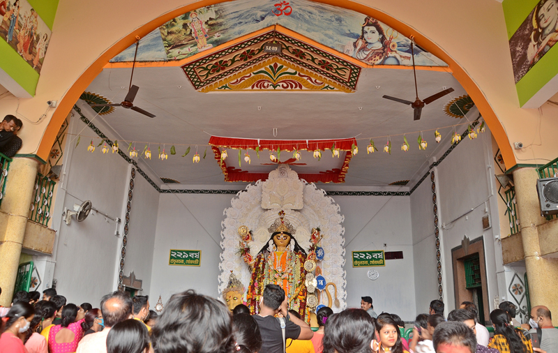 Where men cross-dress to welcome goddess Jagadhatri in West Bengal