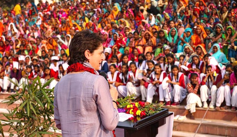 Priyanka Gandhi being welcomed in Chitrakoot