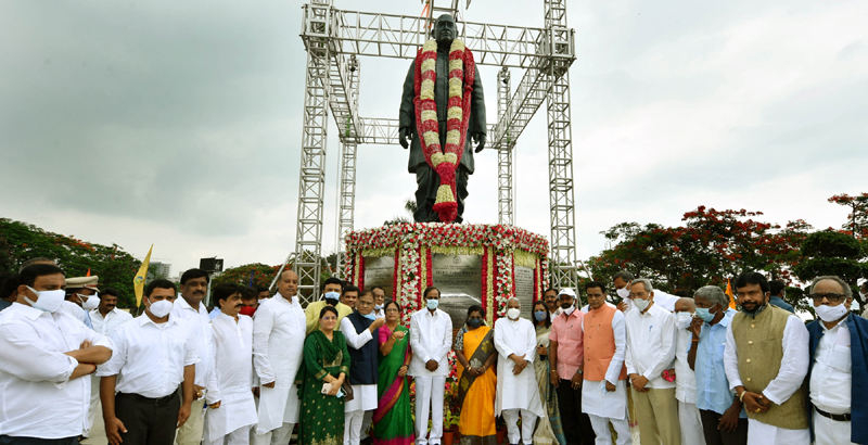 Telangana: P V Narasimha Rao statue unveiled