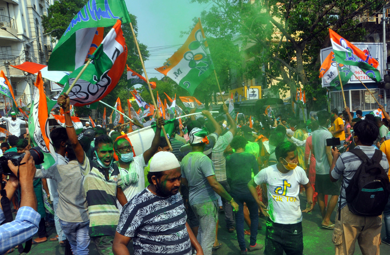 TMC supporters celebrate Bengal Assembly poll victory in Kolkata