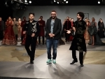 Farhan Akhtar, Guru Randhawa set FDCI India Couture Week floor on fire