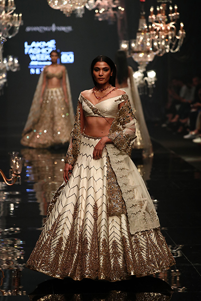 Kriti Sanon walks for designer duo Shantnu-Nikhil at Lakme Fashion Week 2022