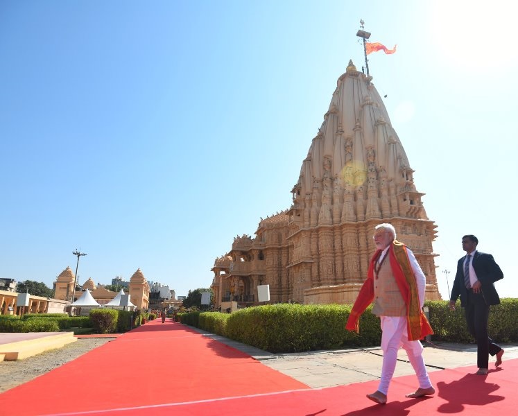PM Modi praying at Somnath Temple in poll-bound Gujarat