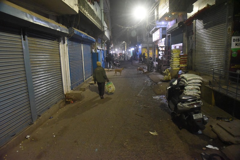 First day of anti-COVID night curfew in Patna