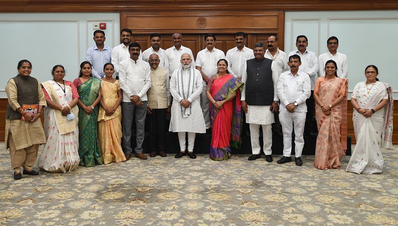 PM Modi meets District Panchayat members from Gujarat