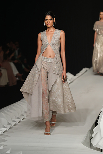 India Couture Week: Malaika Arora turns showstopper for designer duo Rohit Gandhi and Rahul Khanna