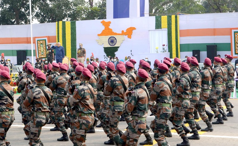 Indian Army commandos march past saluting dais during R-Day parade in Kolkata