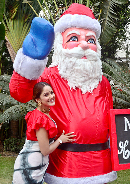 West Bengal minister Shashi Panja, actor Trina Saha inaugurate Christmas Tree in Kolkata