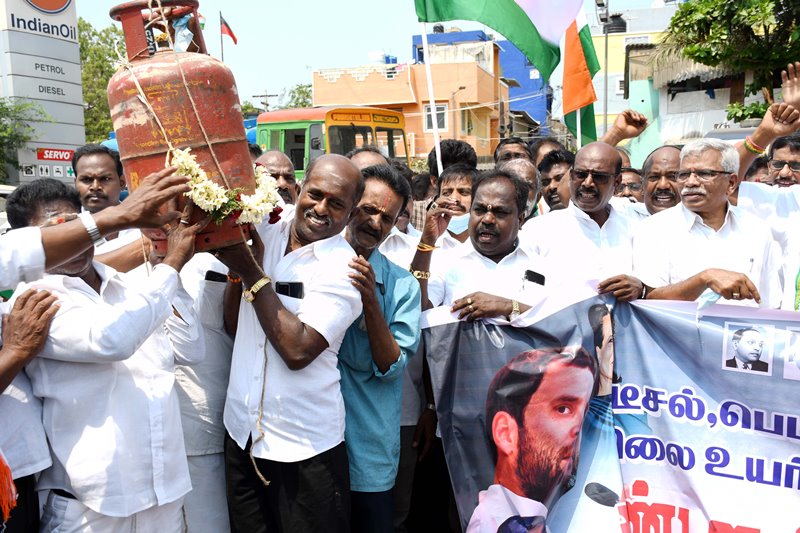 Congress leaders demonstrate against fuel price hike in Chennai