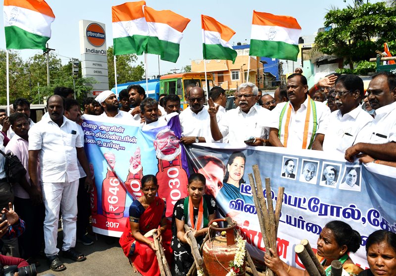 Congress leaders demonstrate against fuel price hike in Chennai