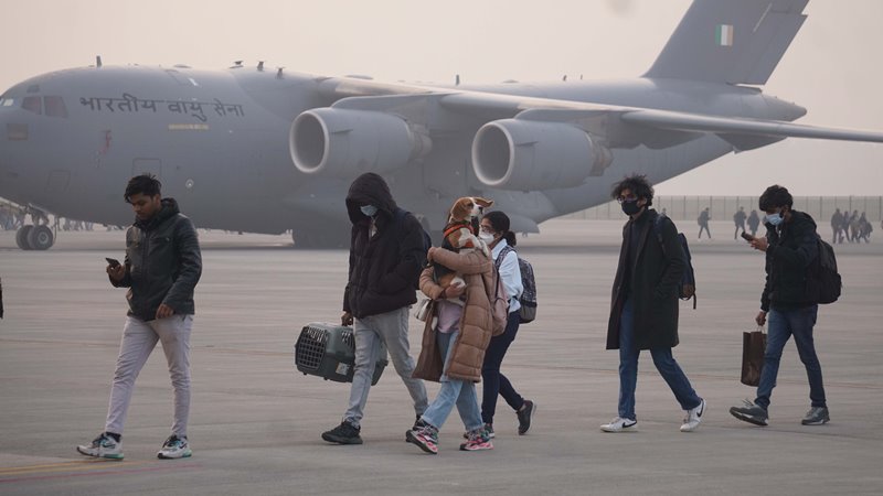 Indian students return home from Ukraine
