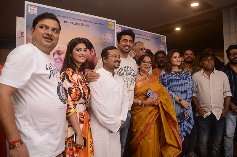 Dev starrer Projapati's first poster unveiled