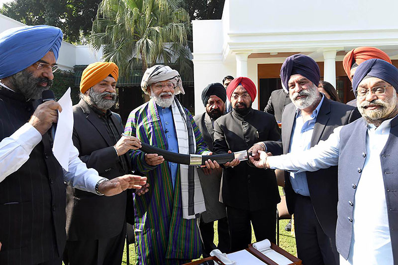 Narendra Modi meets Afghan Sikhs, Hindus