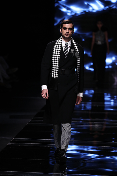 Shahab Durazi presents his black and white collection at the Lakme Fashion Week 2022