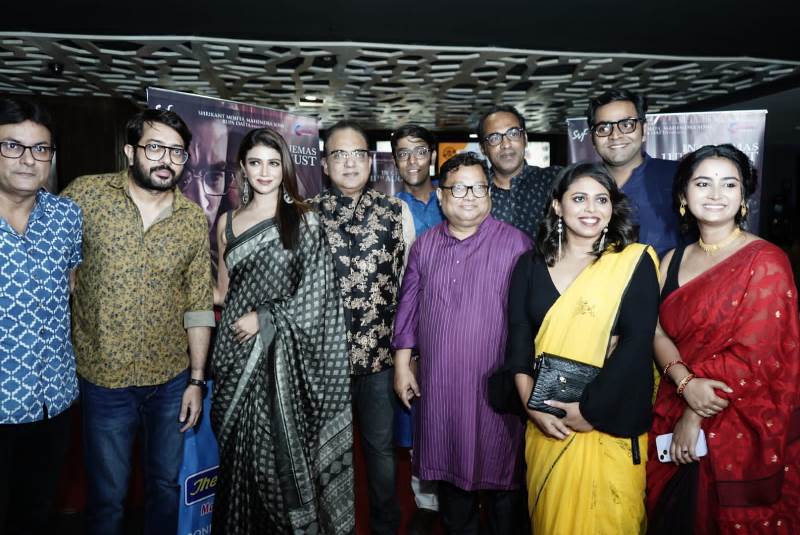 Premiere of Bengali film Byomkesh Hotyamancha