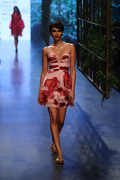 LFW: Gauri-Nainika leave audience amazed with their collection