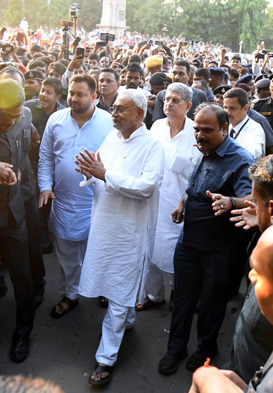 Nitish Kumar along with Tejashwi Yadav outside Raj Bhawan in Patna