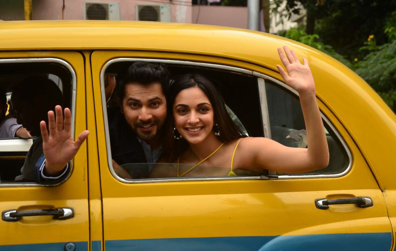 Varun Dhawan, Kiara Advani show love for Kolkata's yellow taxi during Jugjugg Jeeyo promotion