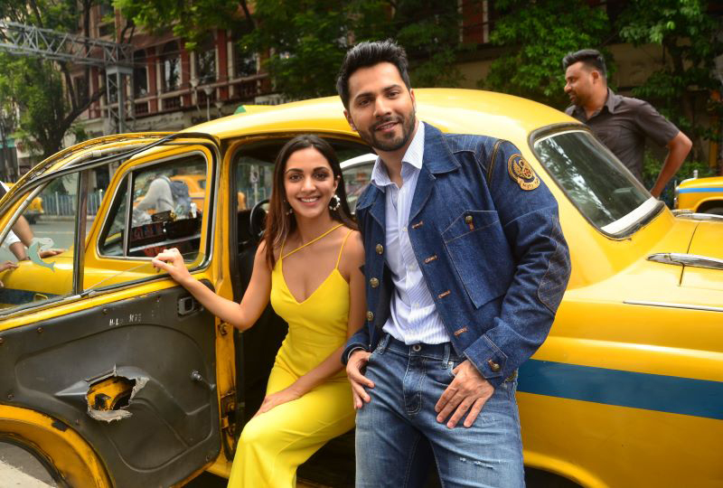 Varun Dhawan, Kiara Advani show love for Kolkata's yellow taxi during Jugjugg Jeeyo promotion