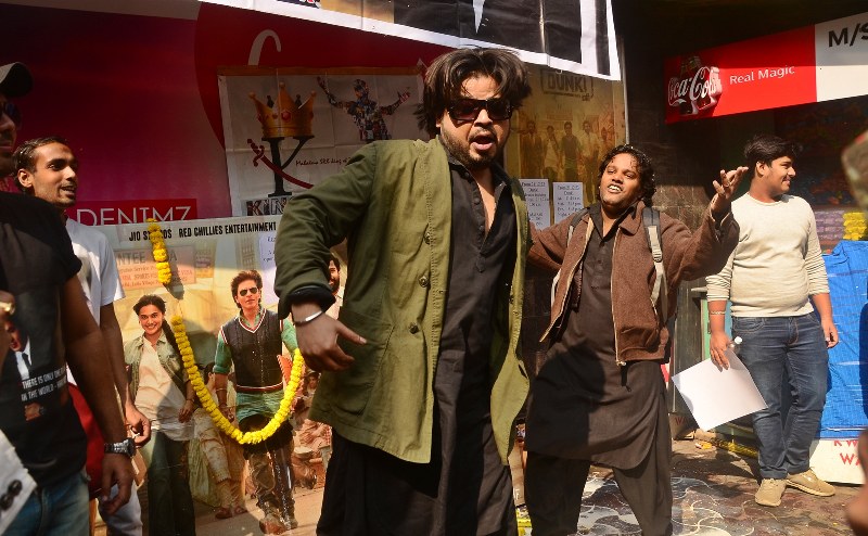 Shah Rukh Khan's fans celebrate 'Dunki' release