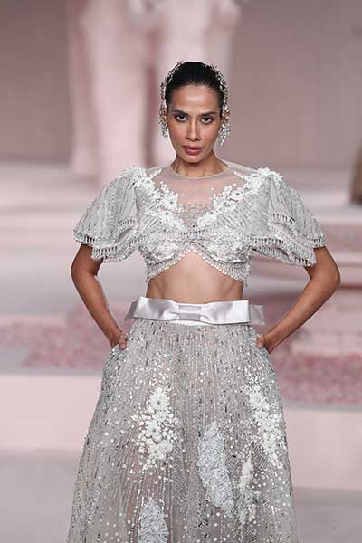 India Couture Week: Kiara Advani walks the ramp for Falguni Shane Peacock