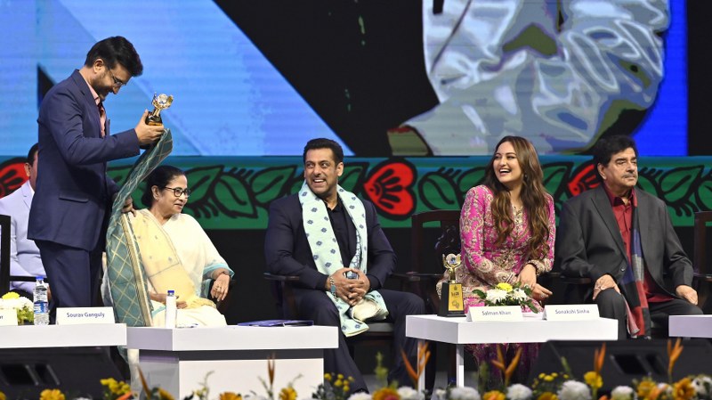 Glimpses from star-studded 29th KIFF inaugural ceremony