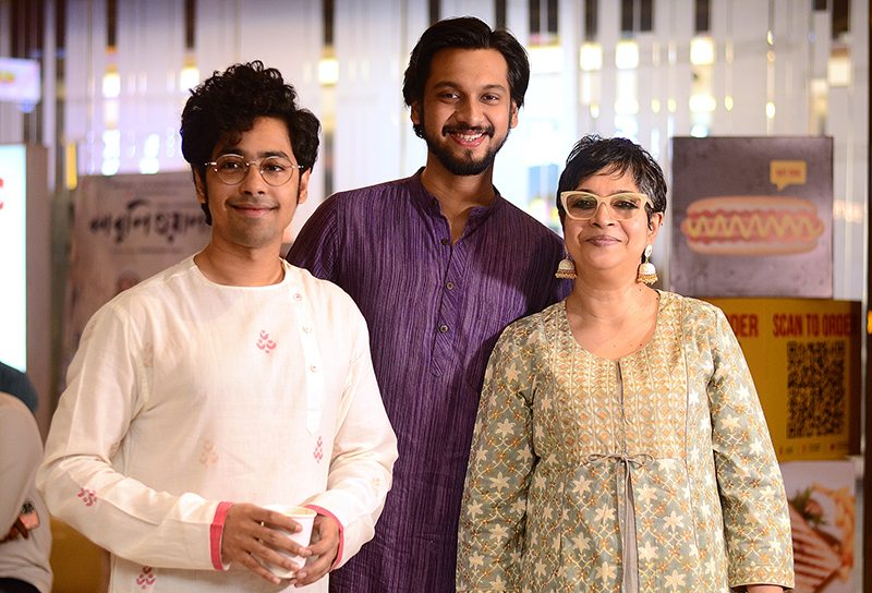 In Images: Premiere night of Dhrubo Banerjee's 'Bogla Mama Jug Jug Jiyo'