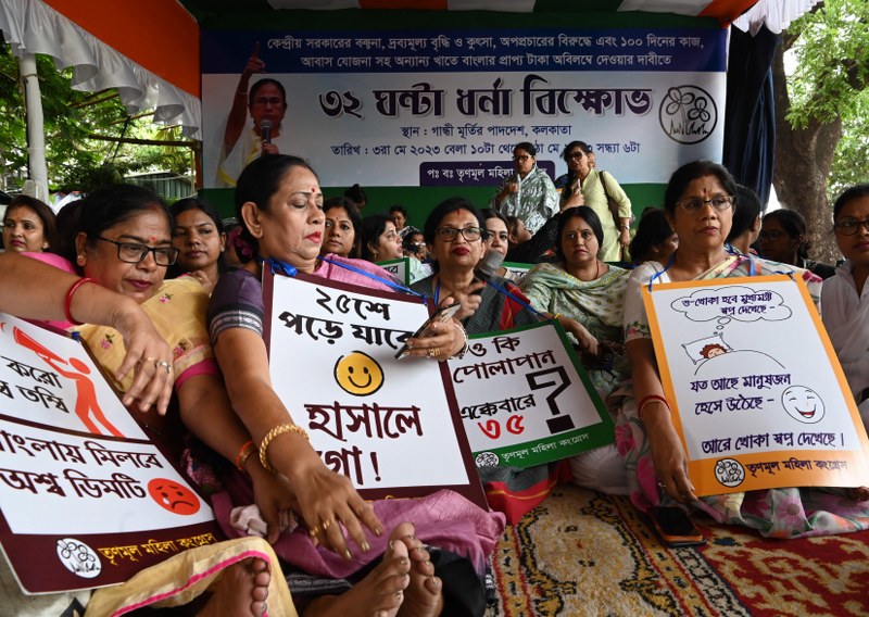 TMC's women wing holds dharna against Centre in Kolkata over payment of dues