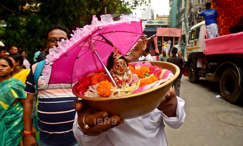 Bengal CM Mamata Banerjee joins ISKCON Ratha Yatra in Kolkata