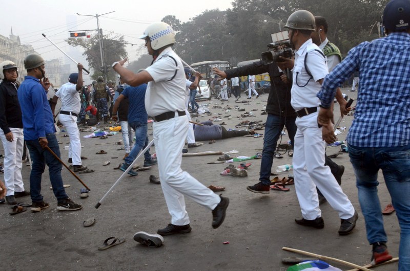 Kolkata: Police resort to lathicharge on agitating Indian Secular Front activists at Esplanade