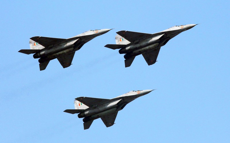IAF displays flying skills during R-Day parade rehearsals in Delhi